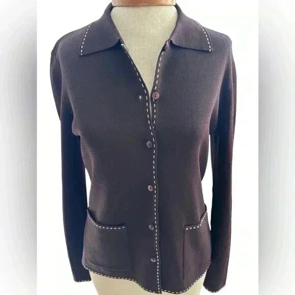 Beautiful lightweight cardigan top. button down with collar. - Picture 2 of 6